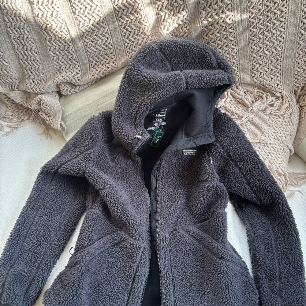 Gray NWT Sherpa Fleece zip up jacket size small